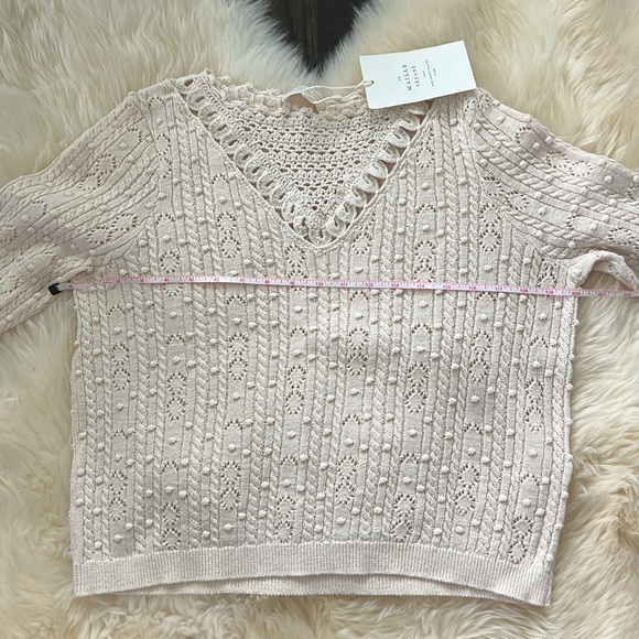 Elegant Cream Sweater for Women - Picture 8 of 10
